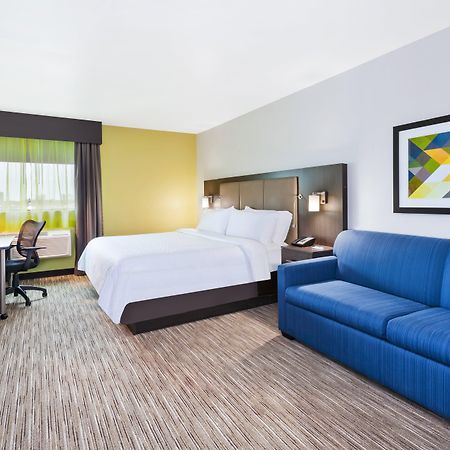 Holiday Inn Express Winnipeg Airport - Polo Park By Ihg Екстер'єр фото