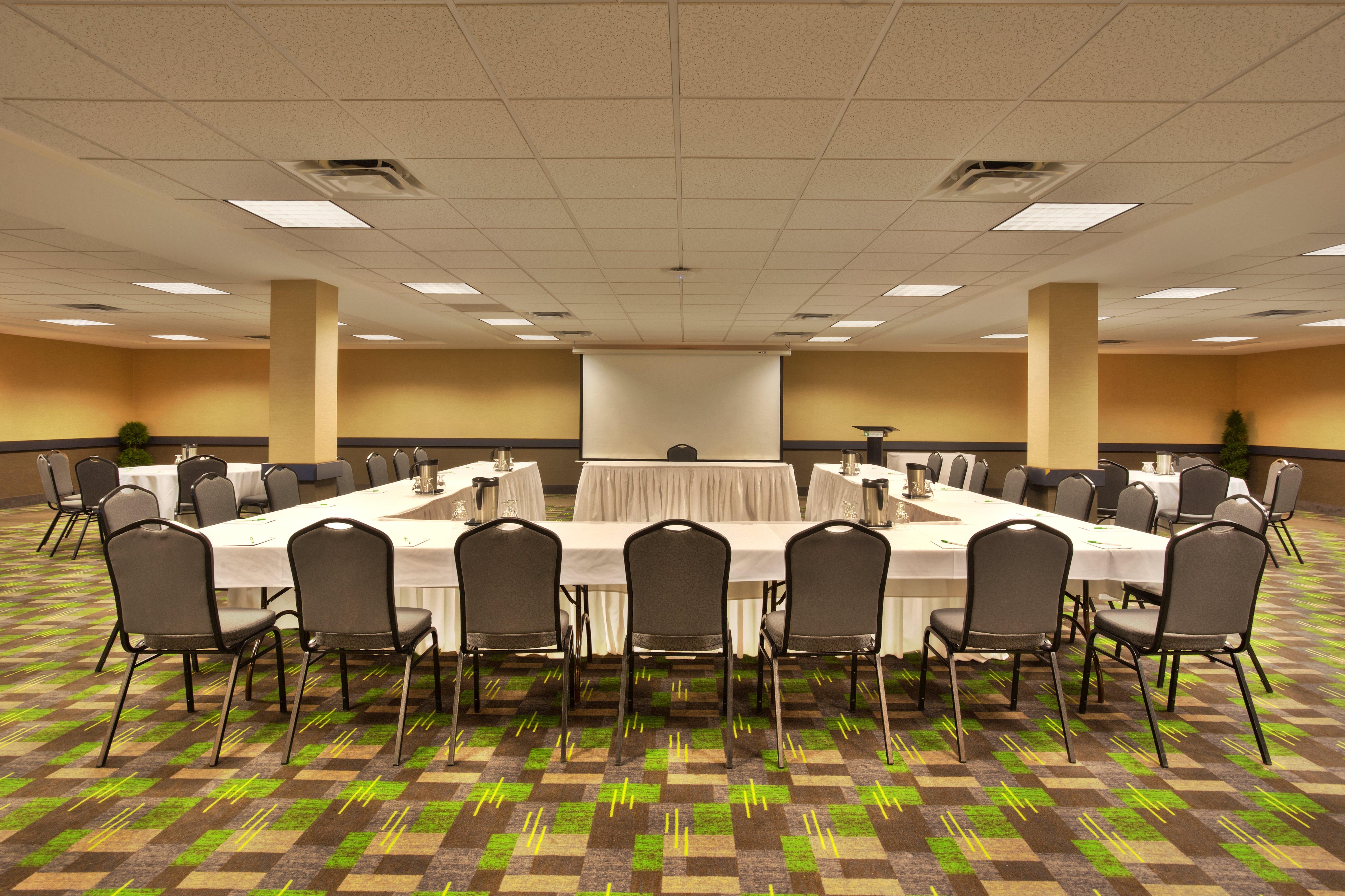 Holiday Inn Express Winnipeg Airport - Polo Park By Ihg Екстер'єр фото