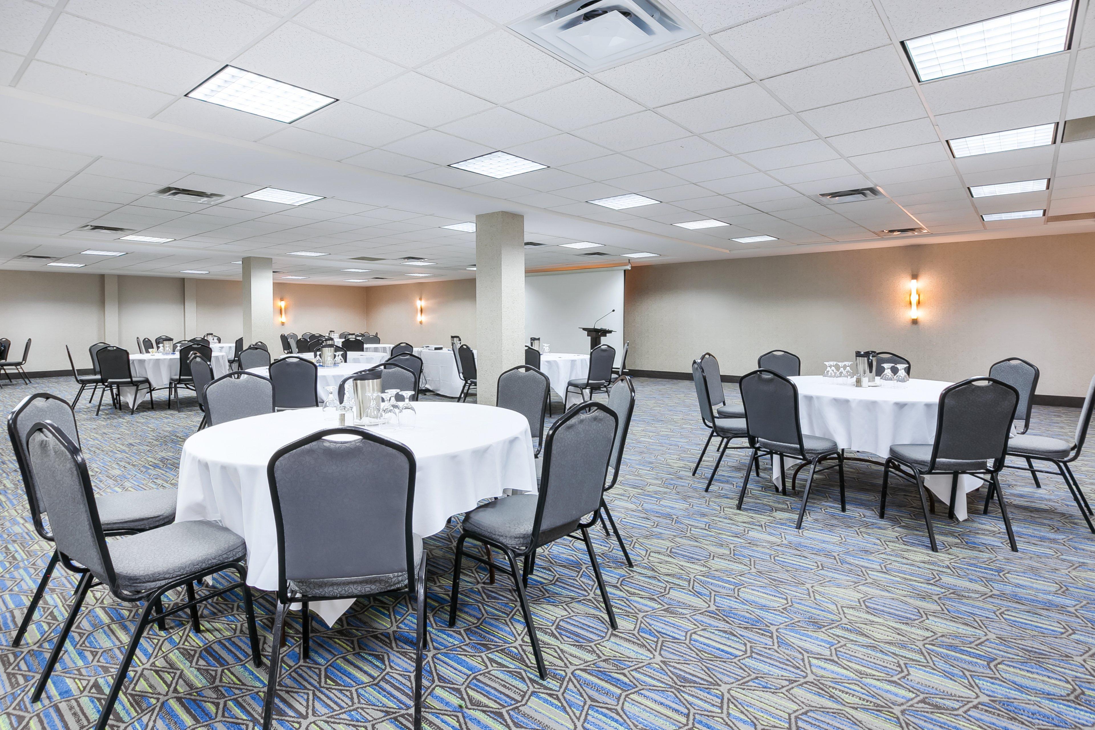 Holiday Inn Express Winnipeg Airport - Polo Park By Ihg Екстер'єр фото