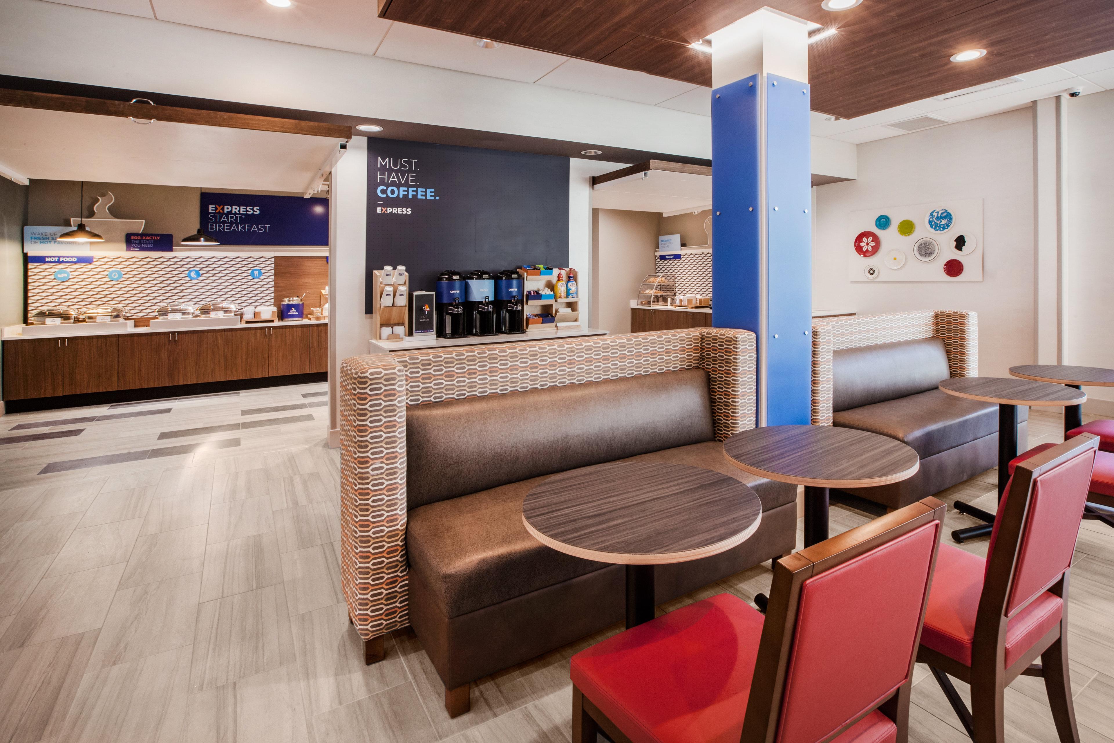 Holiday Inn Express Winnipeg Airport - Polo Park By Ihg Екстер'єр фото