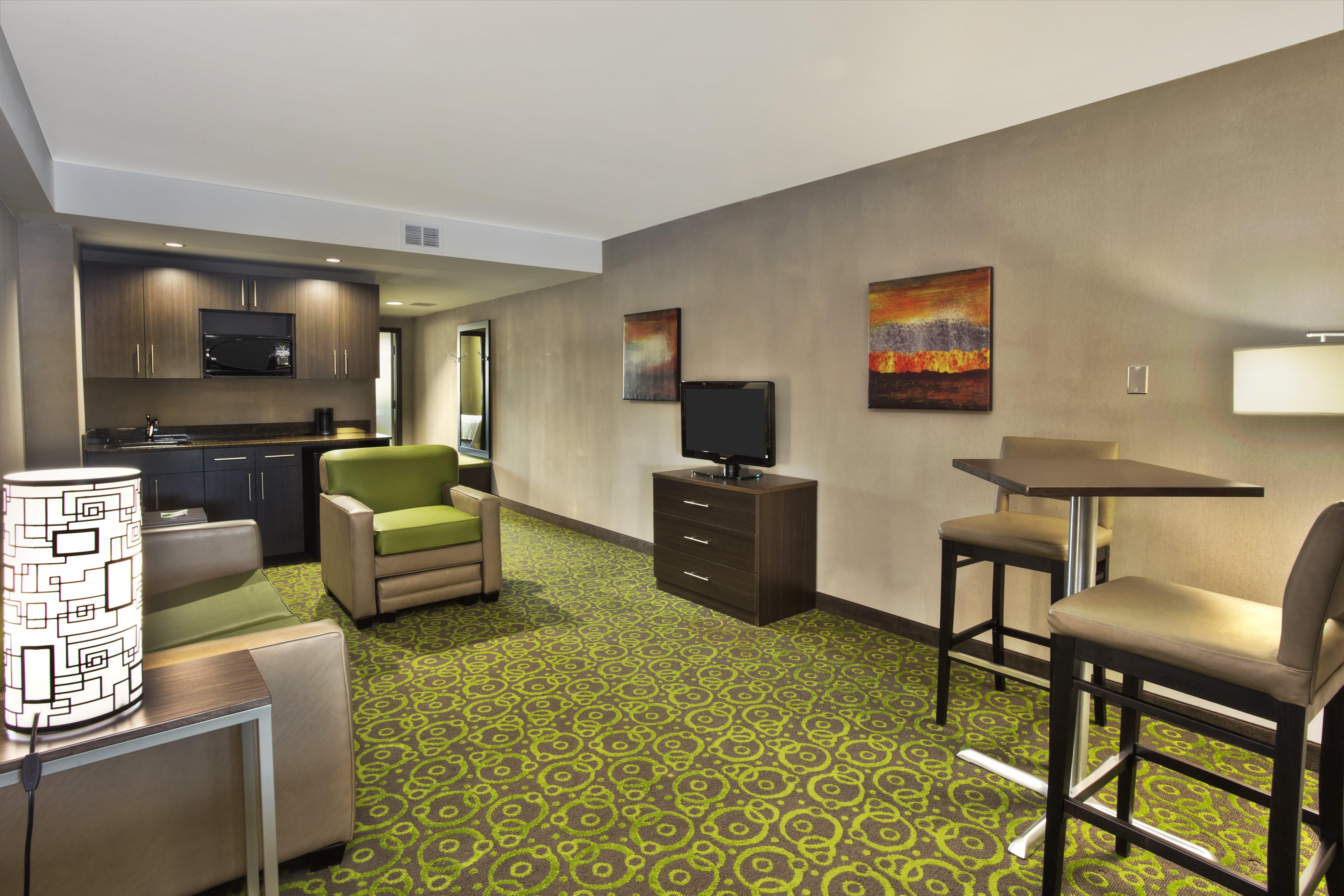 Holiday Inn Express Winnipeg Airport - Polo Park By Ihg Екстер'єр фото