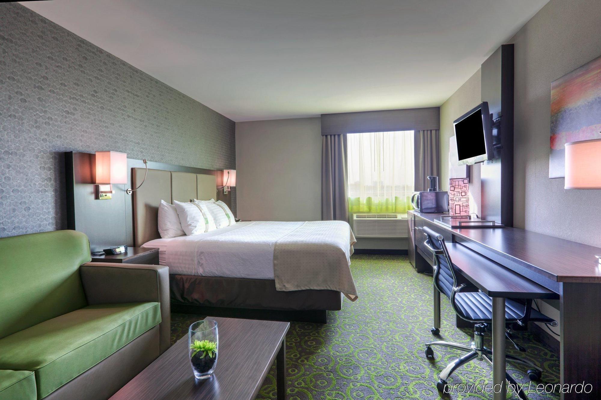 Holiday Inn Express Winnipeg Airport - Polo Park By Ihg Екстер'єр фото