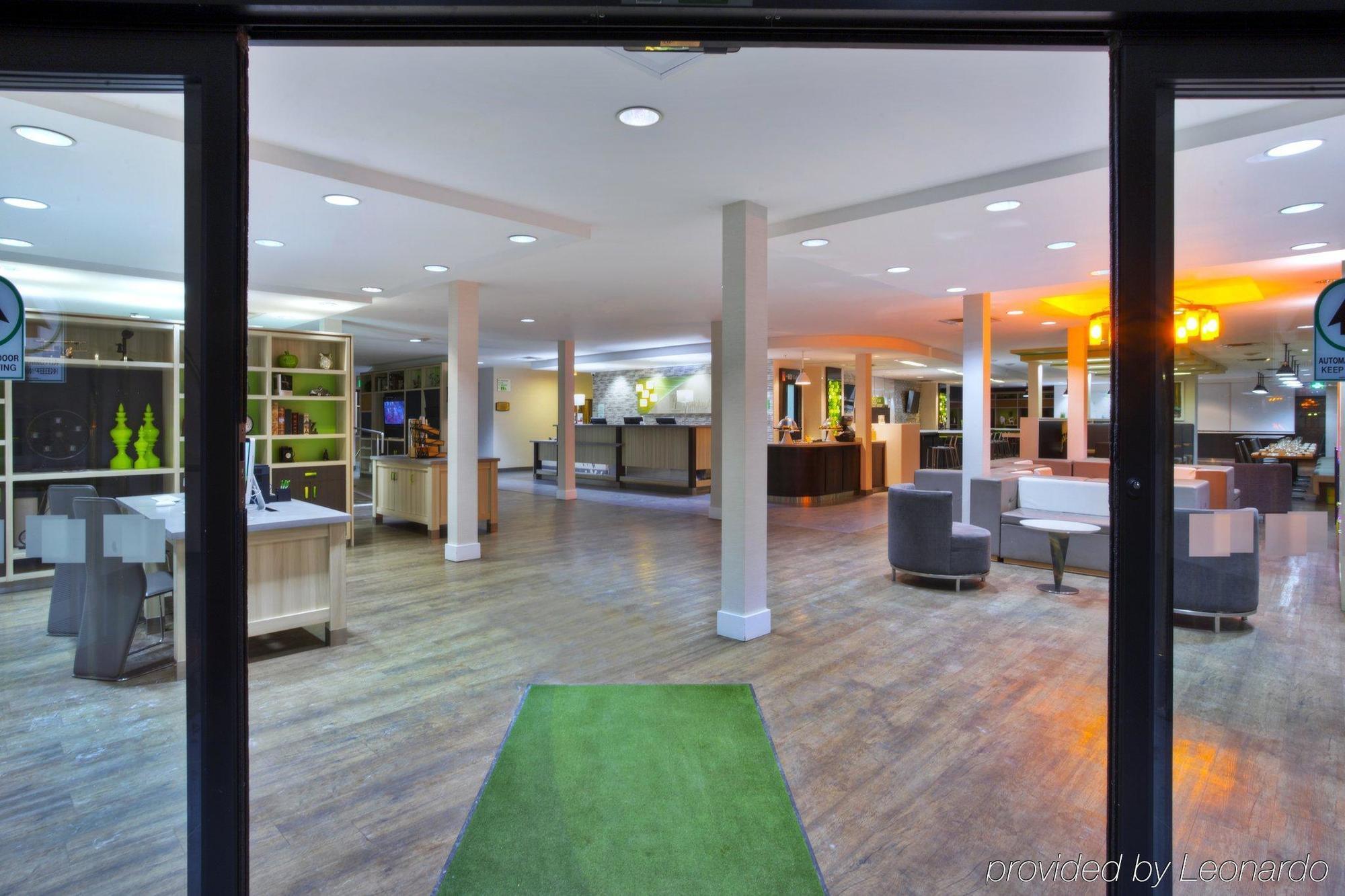 Holiday Inn Express Winnipeg Airport - Polo Park By Ihg Екстер'єр фото