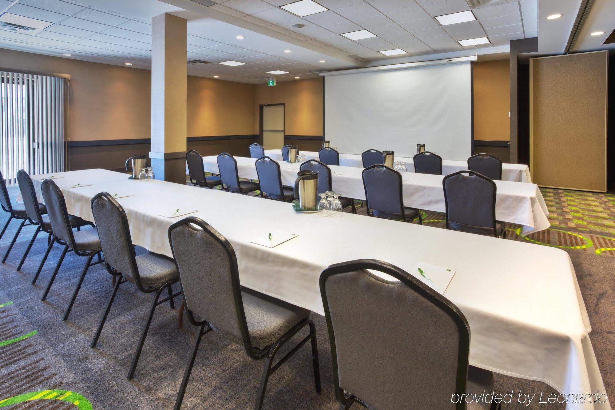 Holiday Inn Express Winnipeg Airport - Polo Park By Ihg Екстер'єр фото