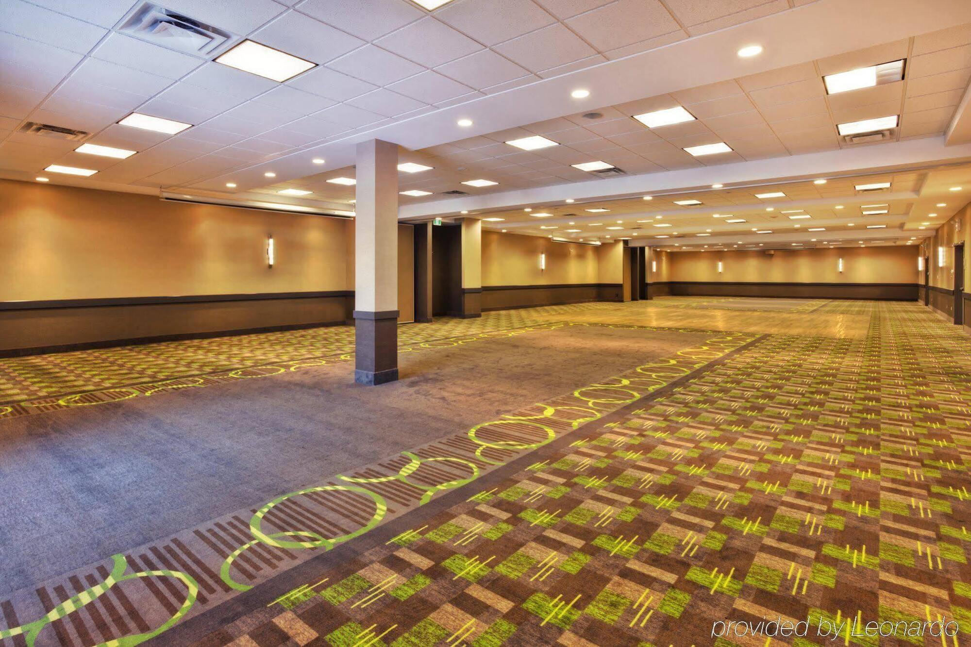 Holiday Inn Express Winnipeg Airport - Polo Park By Ihg Екстер'єр фото